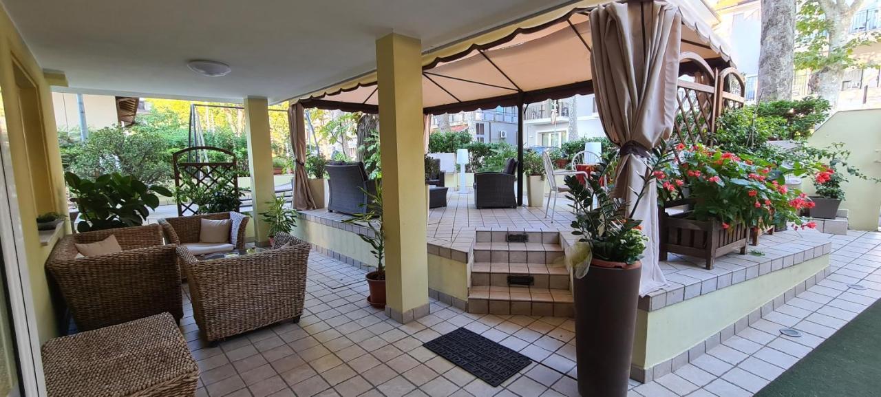 Hotel Beppe Rimini Eksteriør bilde