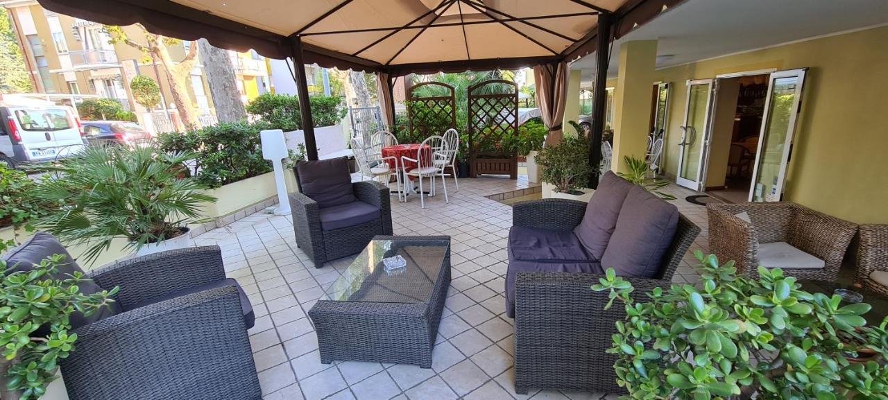 Hotel Beppe Rimini Eksteriør bilde